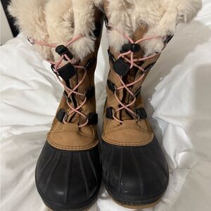 Cat & Jack Faux Fur Lace-Up Winter Boots Size 4